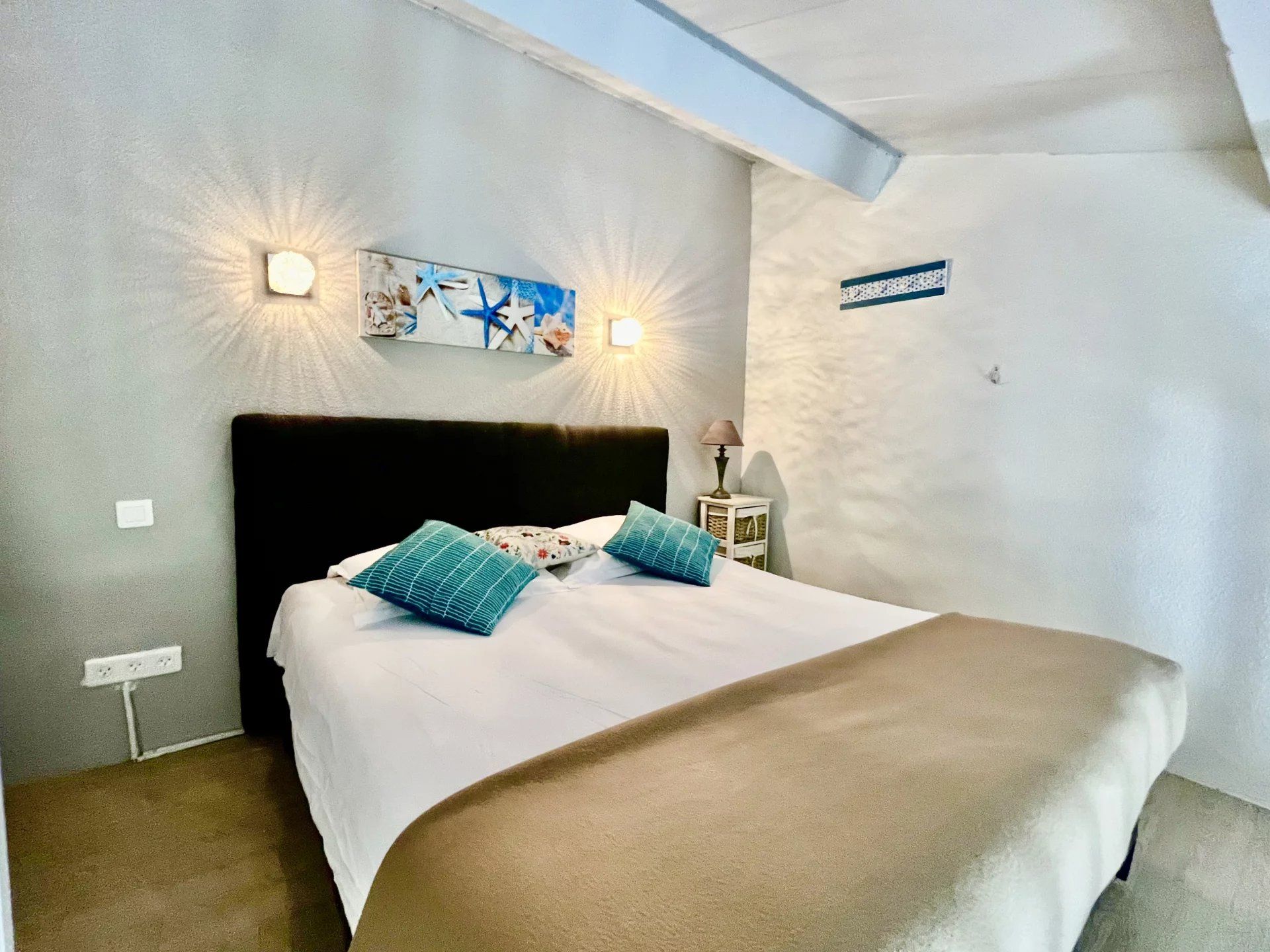 commercial local for sale on TOURRETTES (83440)