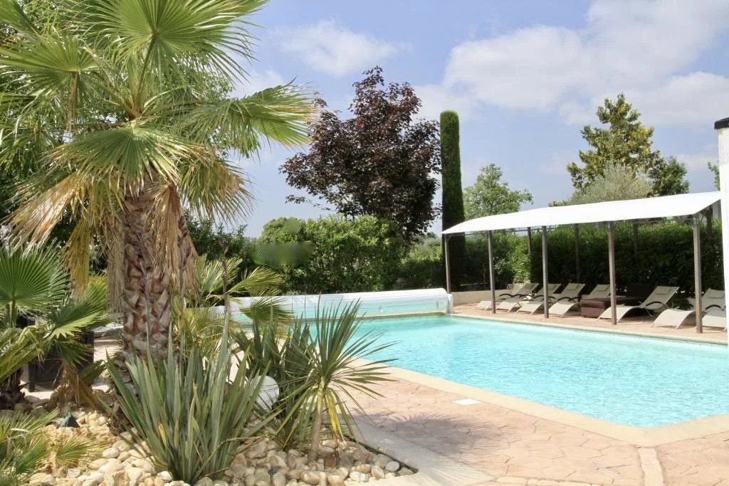 commercial local for sale on TOURRETTES (83440)