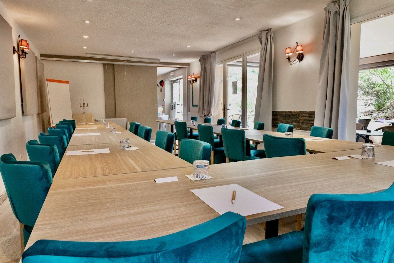 commercial local for sale on AIX EN PROVENCE (13100)