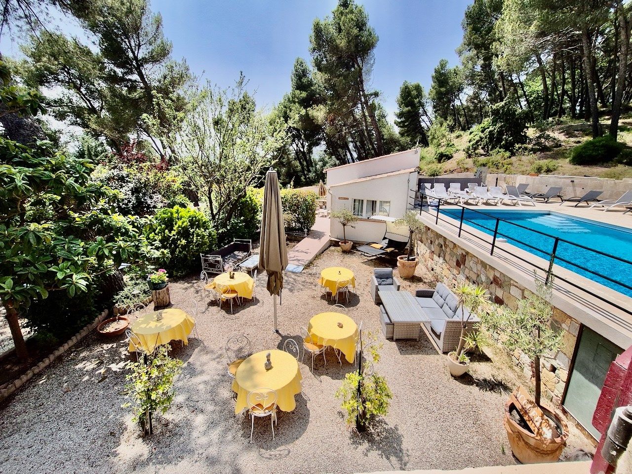 commercial local for sale on AIX EN PROVENCE (13100)