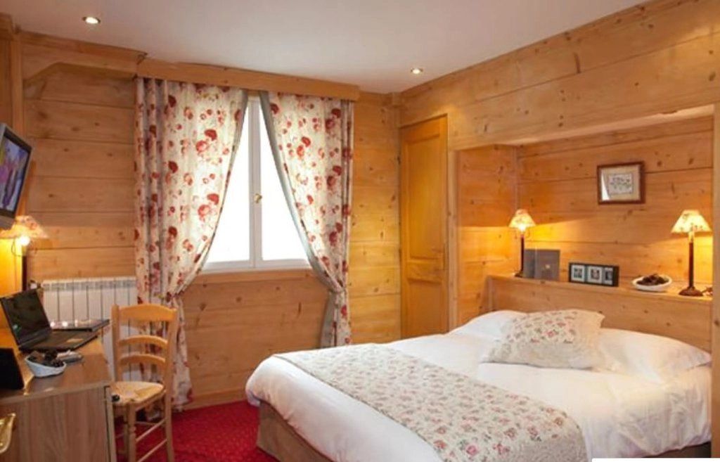 local comercial 20 Habitaciones en venta en AURON (06660)
