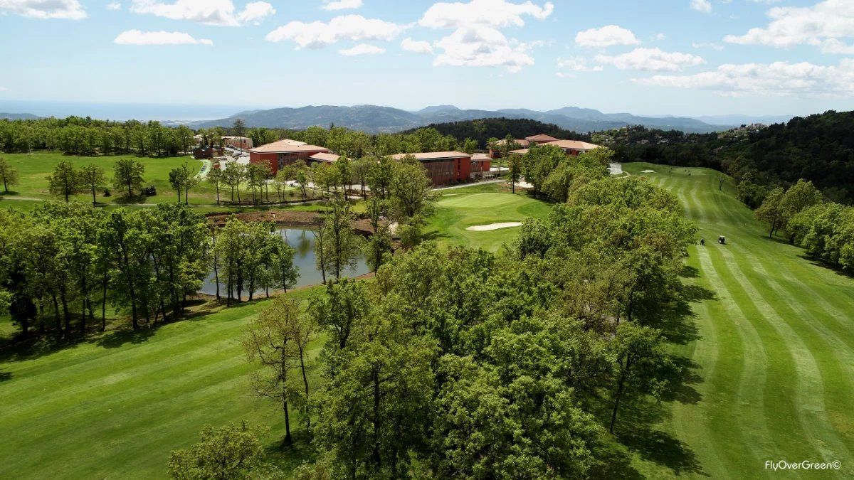 commercial local 161 Rooms for sale on CANNES (06400)