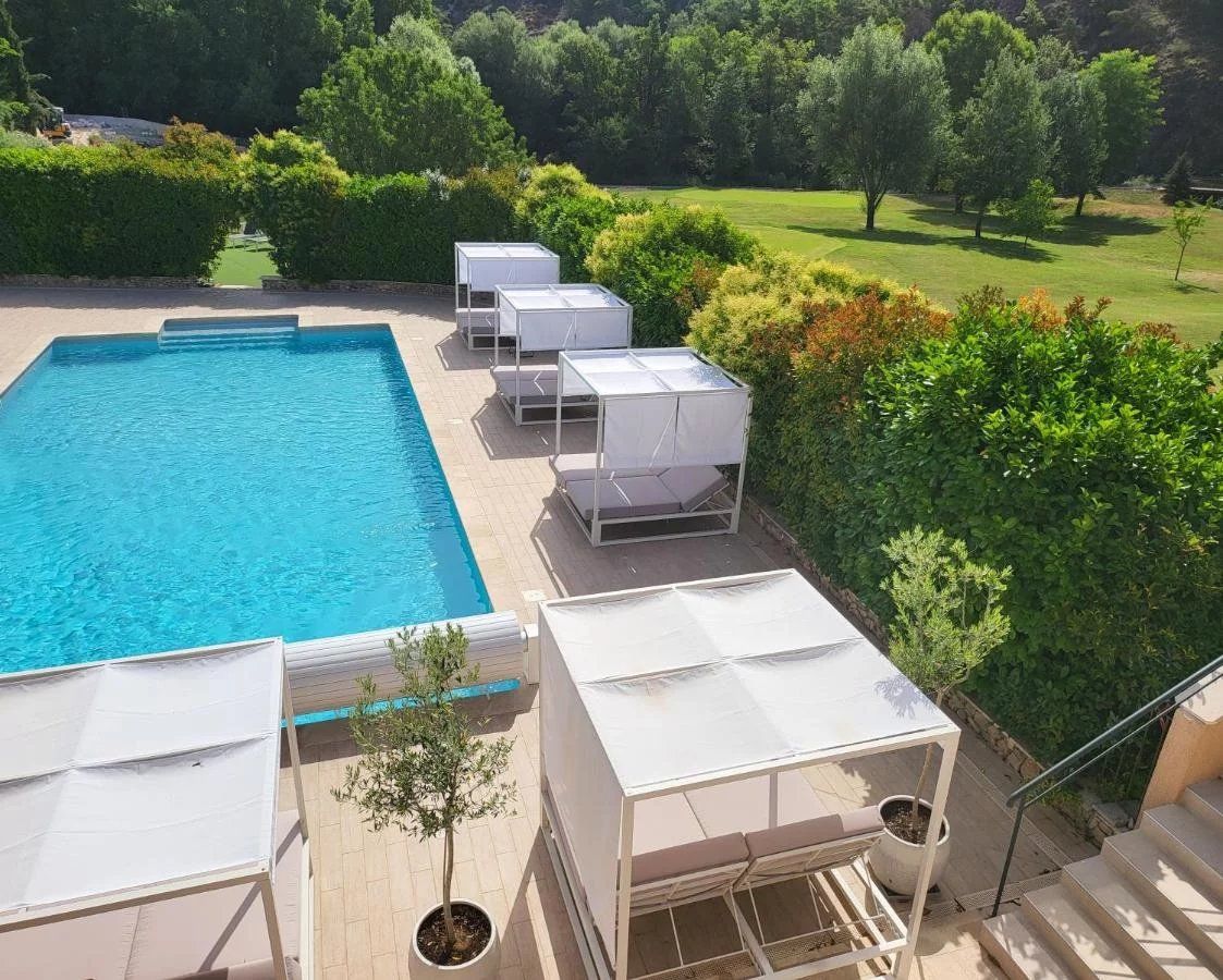 commercial local 28 Rooms for sale on MANOSQUE (04100)