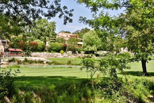 Sale Commercial local Alpes-de-Haute-Provence 20&nbsp;bedrooms 2225&nbsp;m²