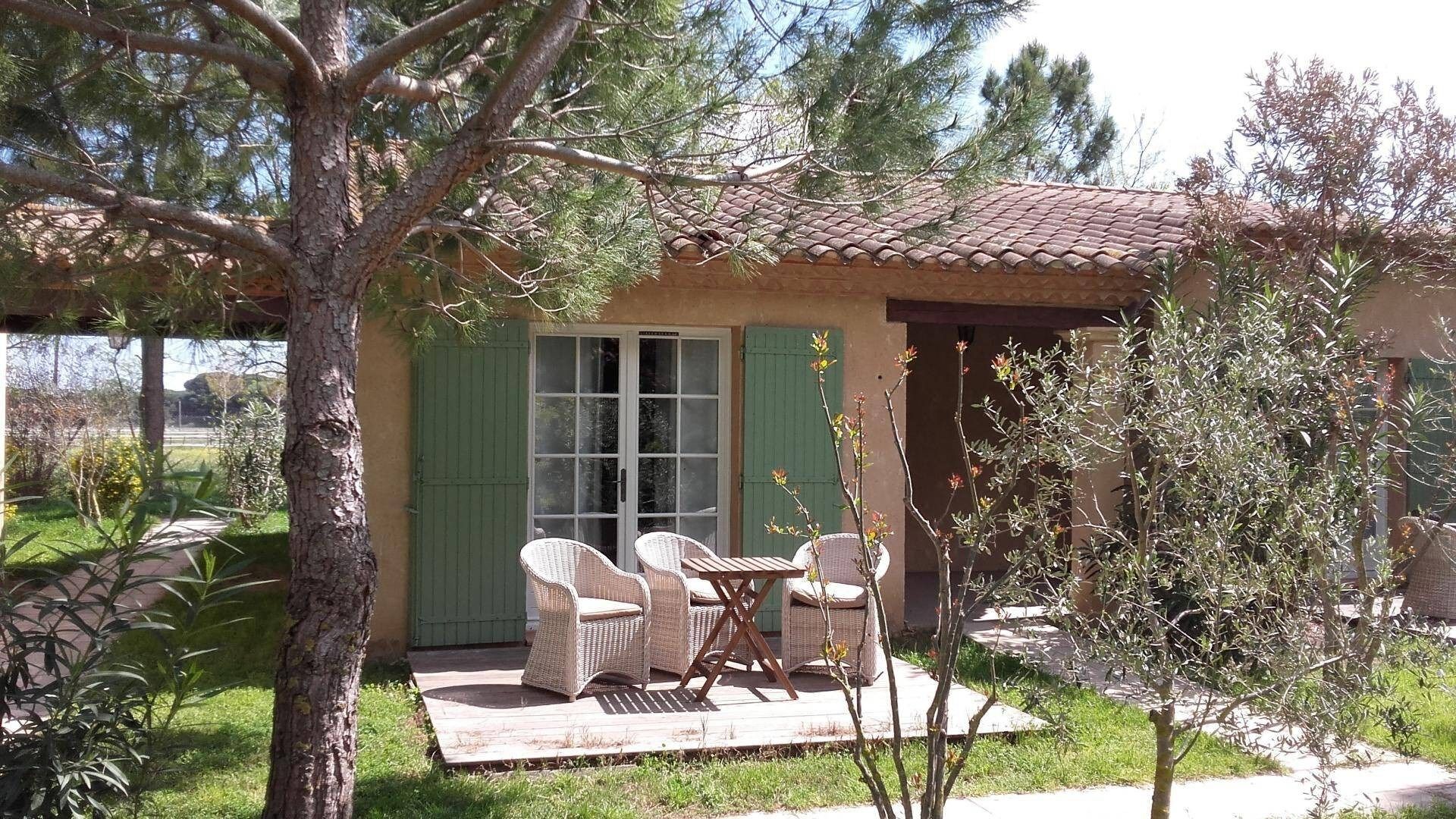 commercial local for sale on AIGUES MORTES (30220)