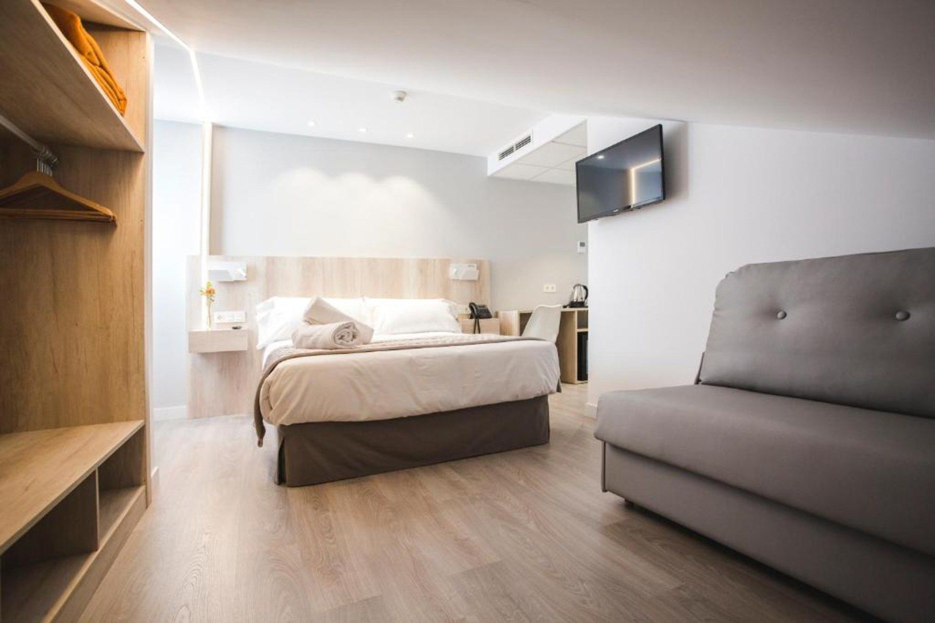commercial local for sale on Soria (42002)