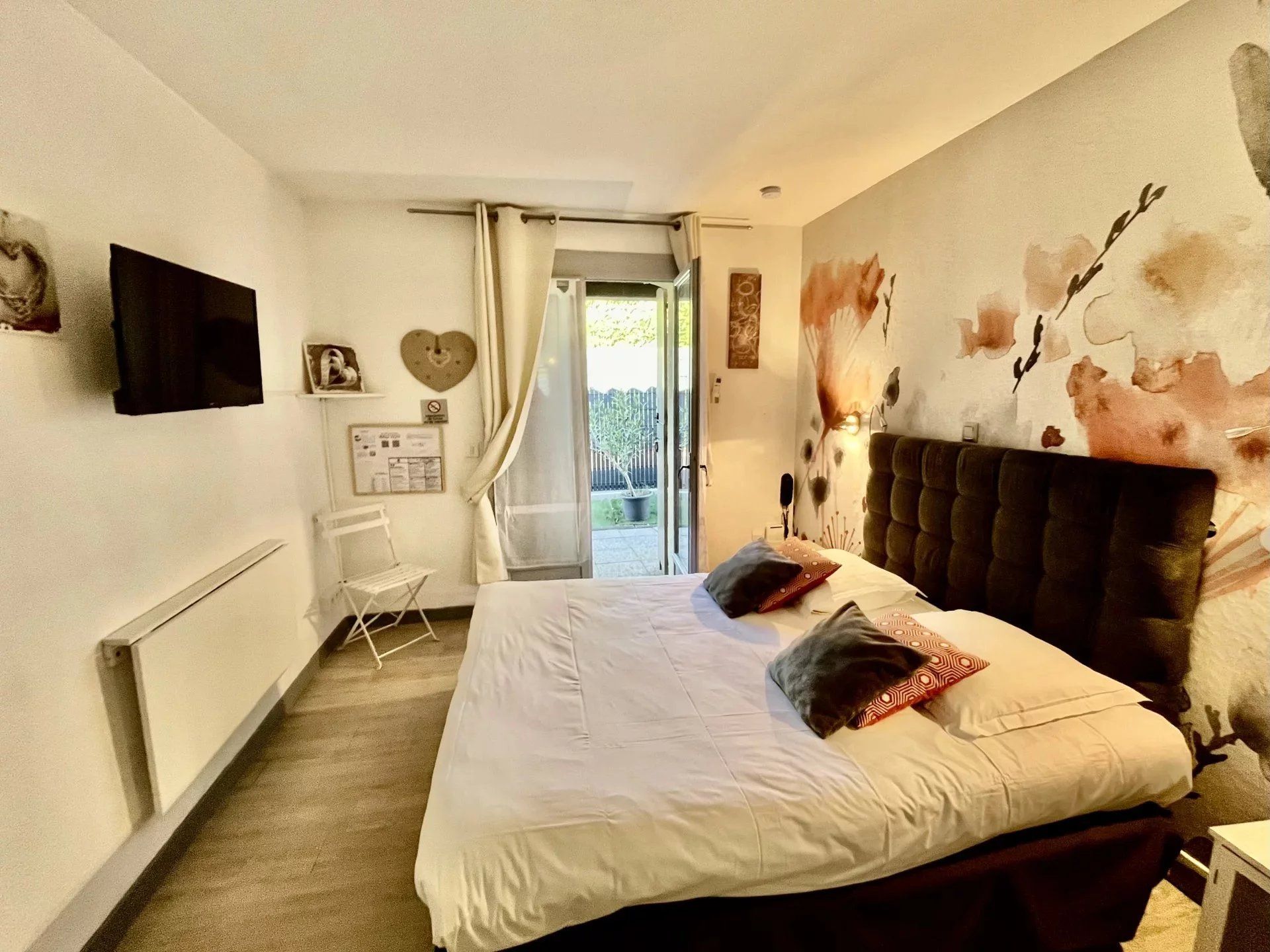 company for sale on TOURRETTES (83440)