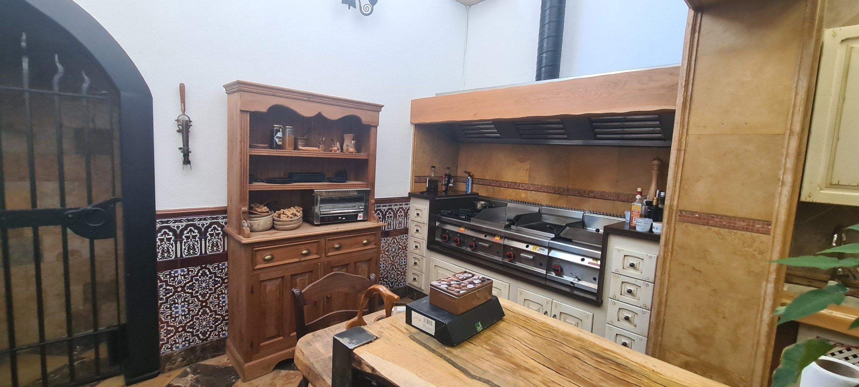 commerce en vente sur Ronda (29400)