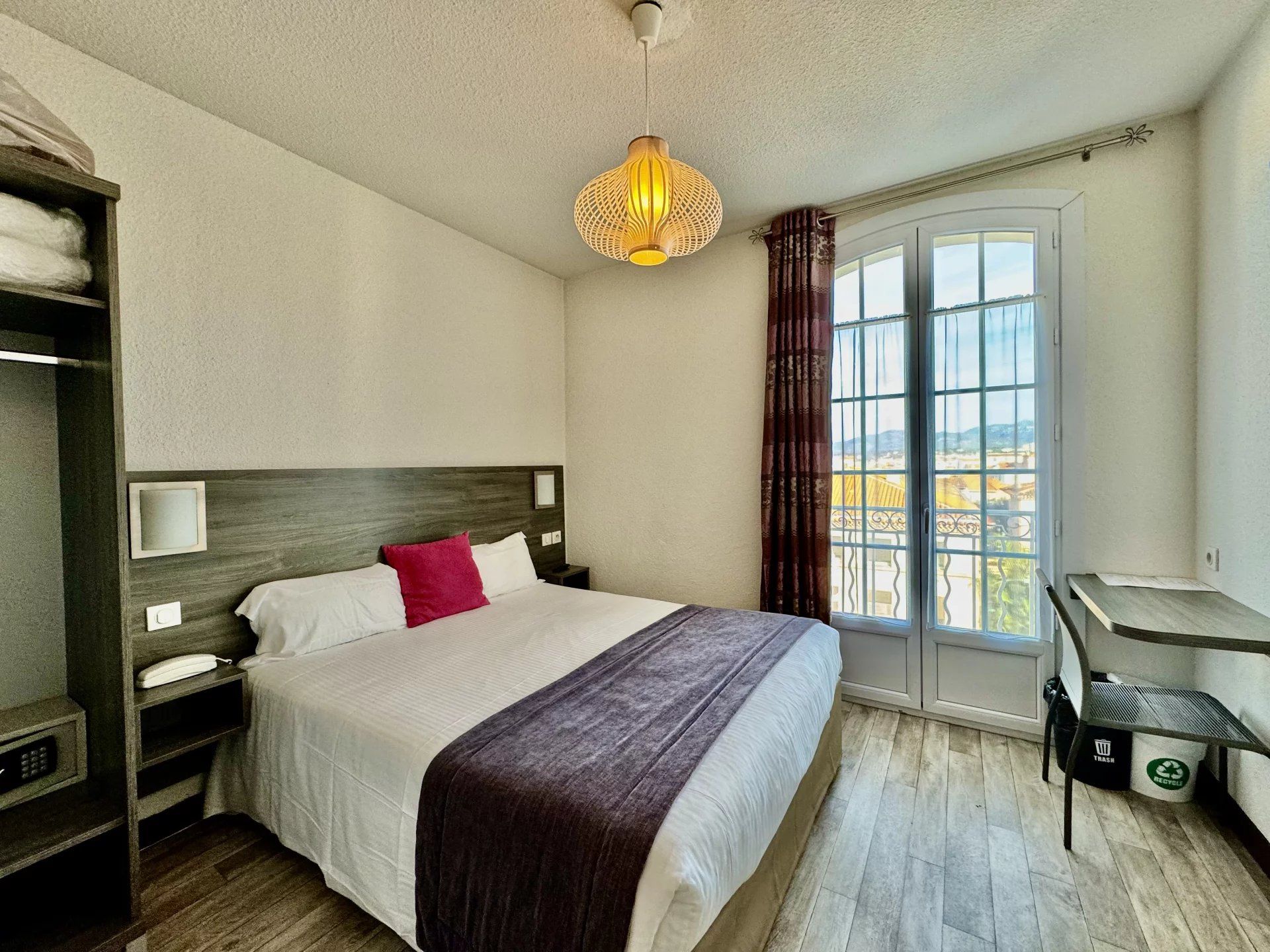 local comercial en venta en ST RAPHAEL (83700)