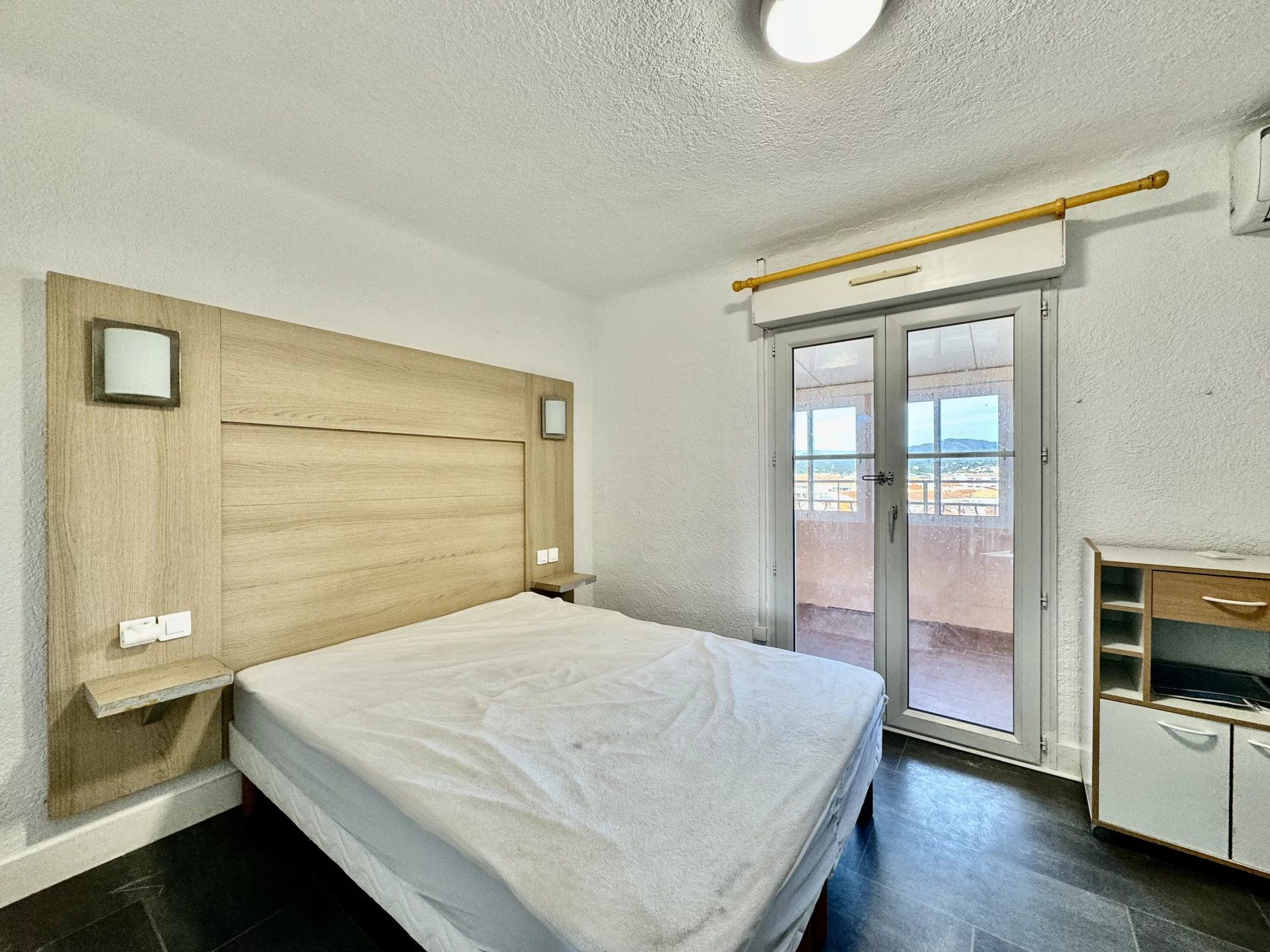 local comercial en venta en ST RAPHAEL (83700)