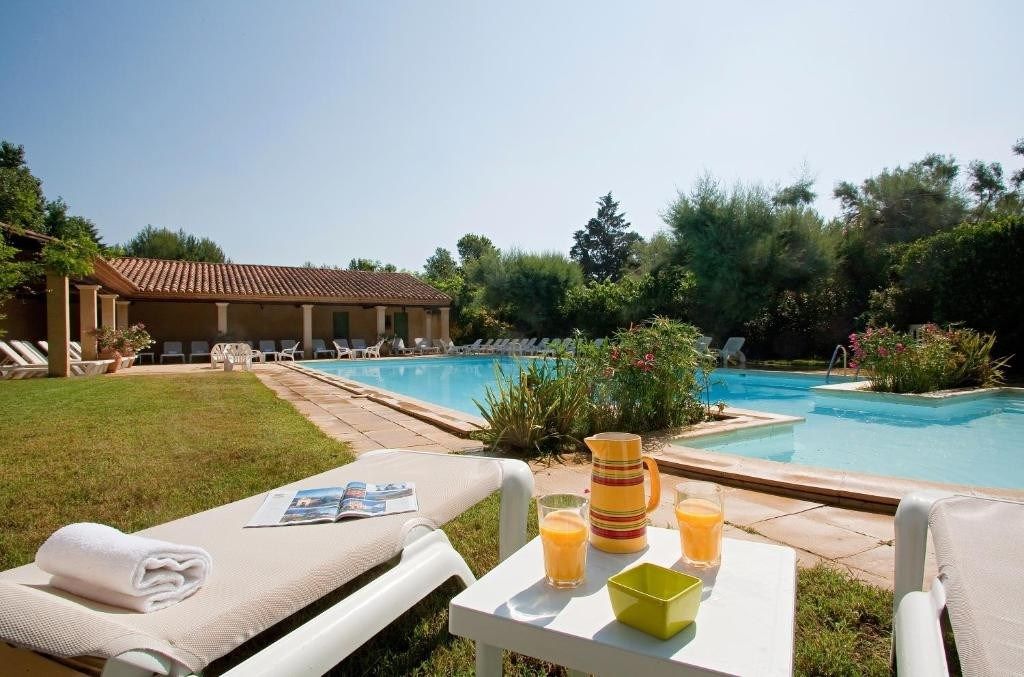 commercial local for sale on AIGUES MORTES (30220)