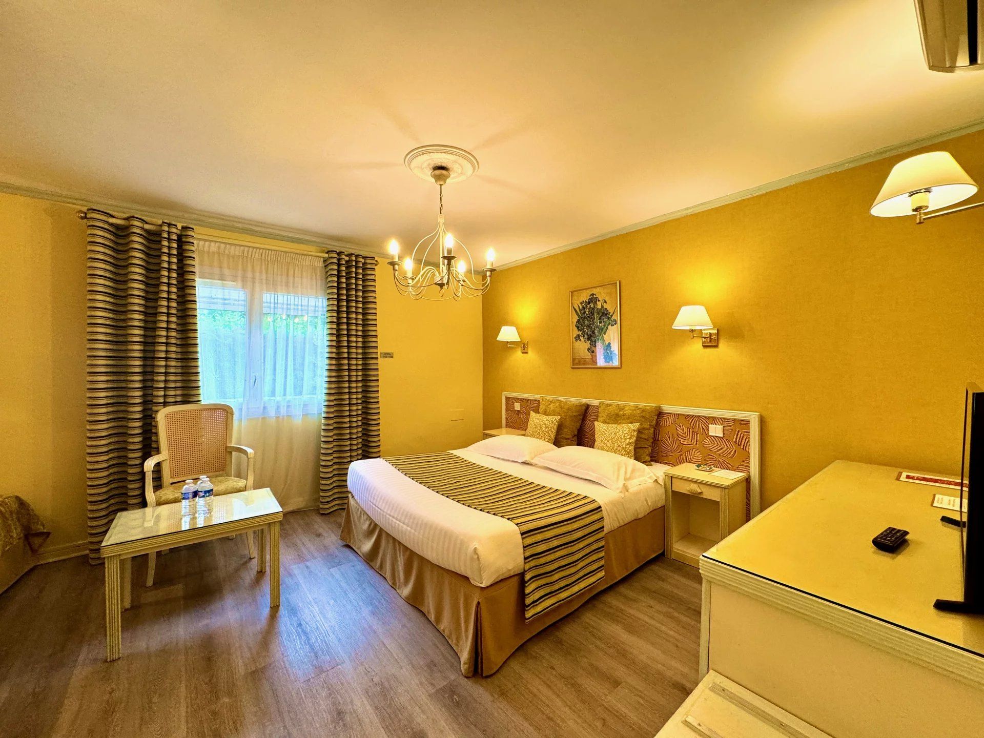 local comercial en venta en ARLES (13200)