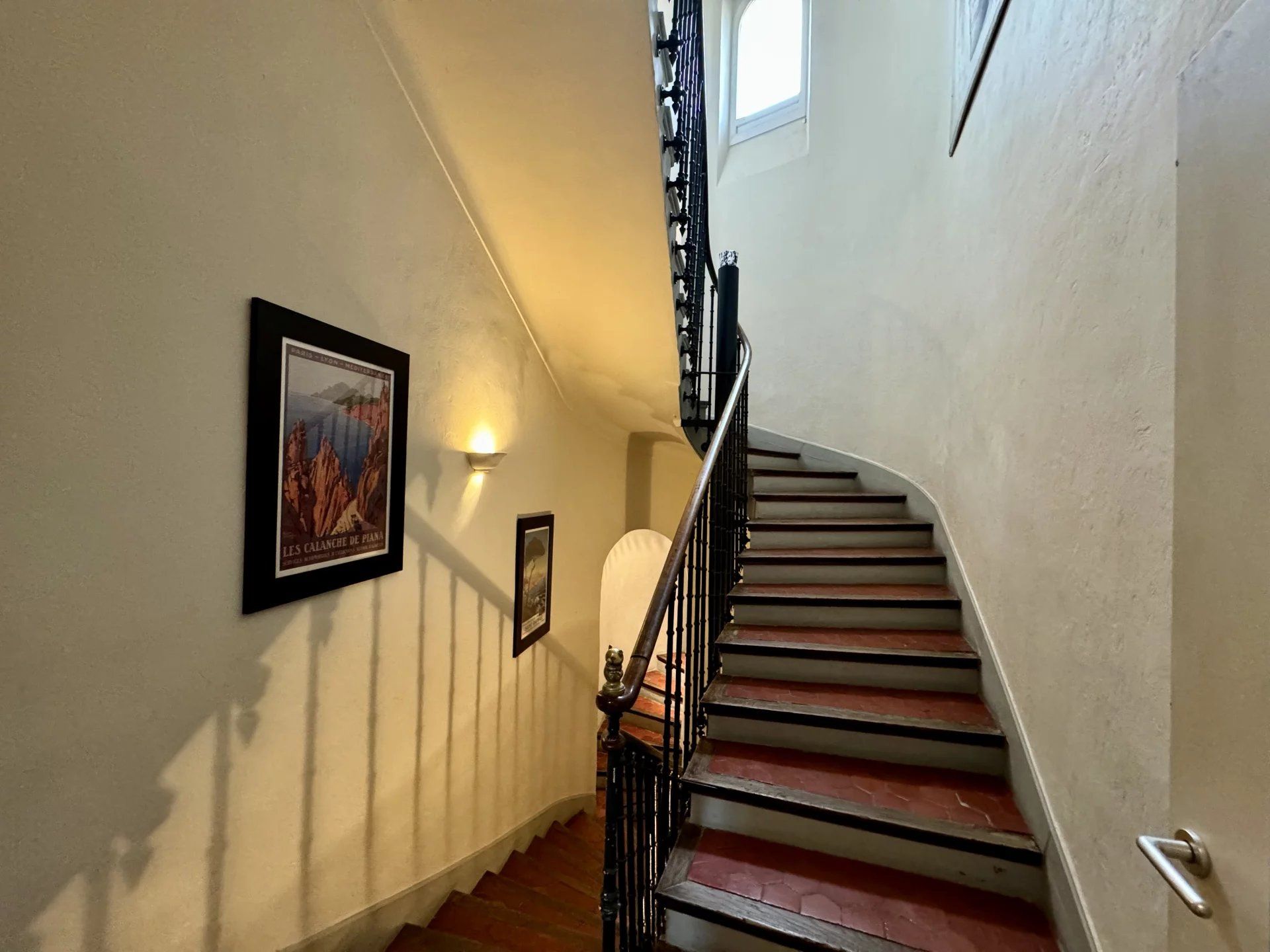 commercial local for sale on GRASSE (06130)