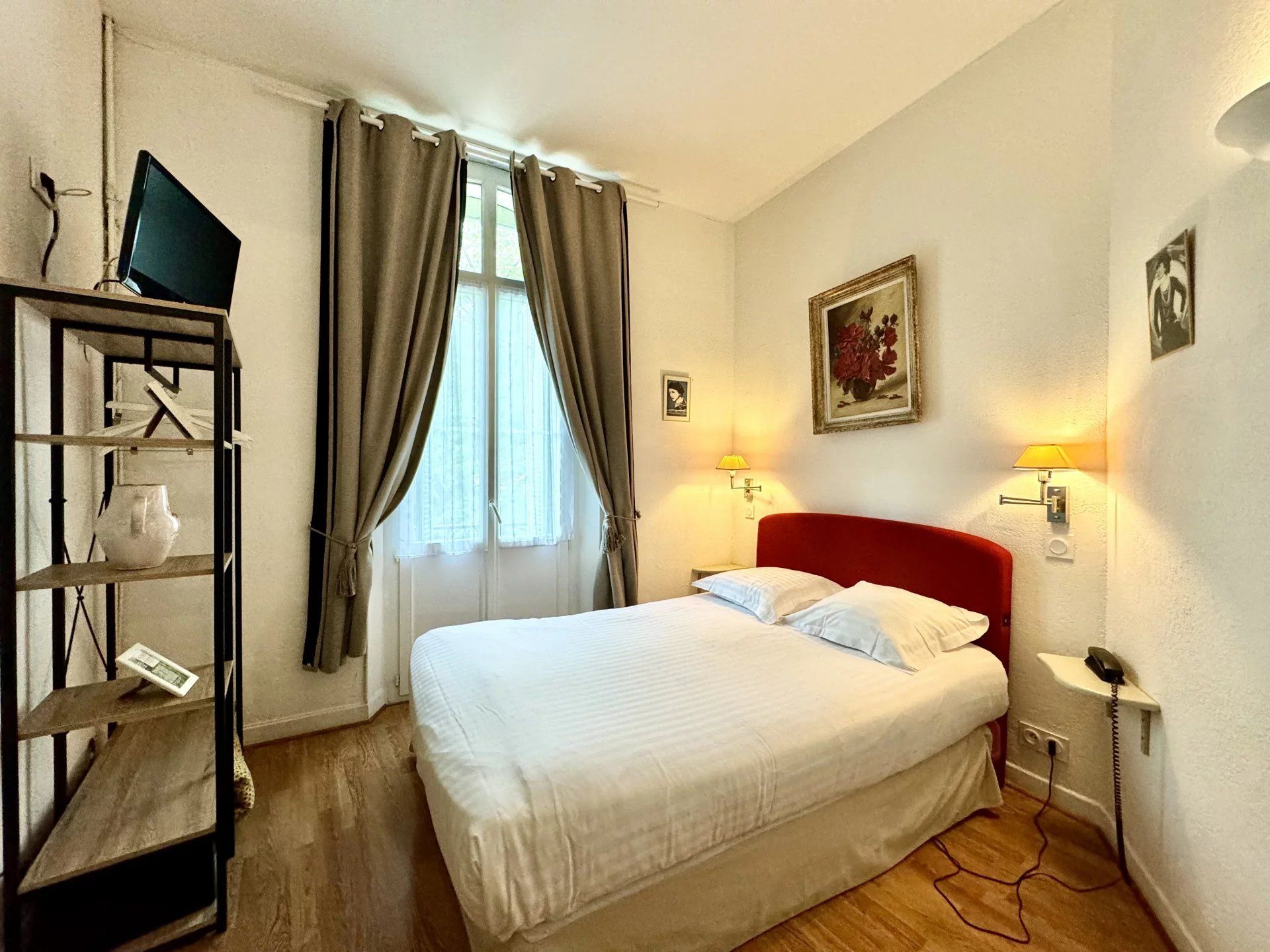 commercial local for sale on GRASSE (06130)