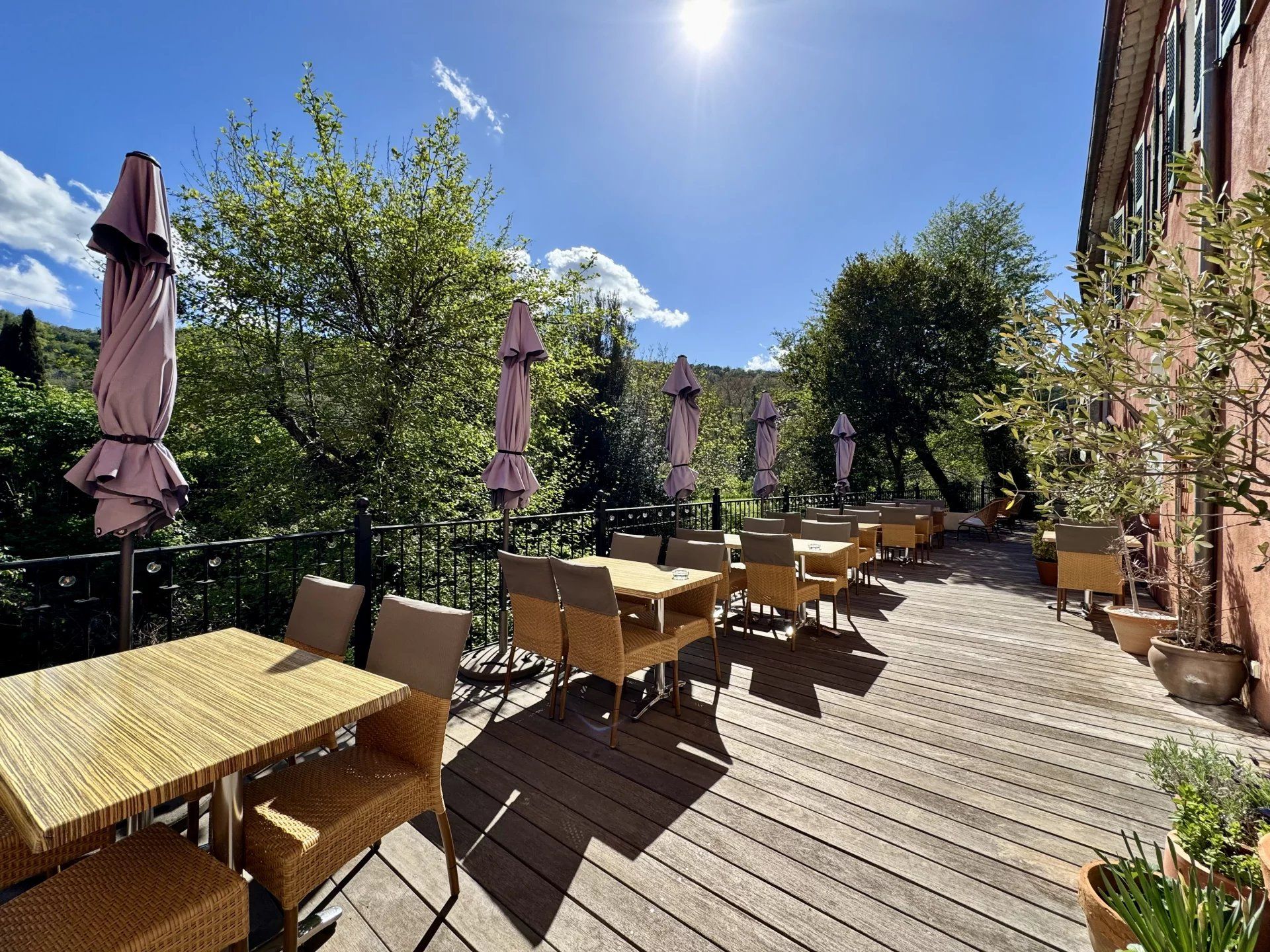 commercial local for sale on COLLOBRIERES (83610)