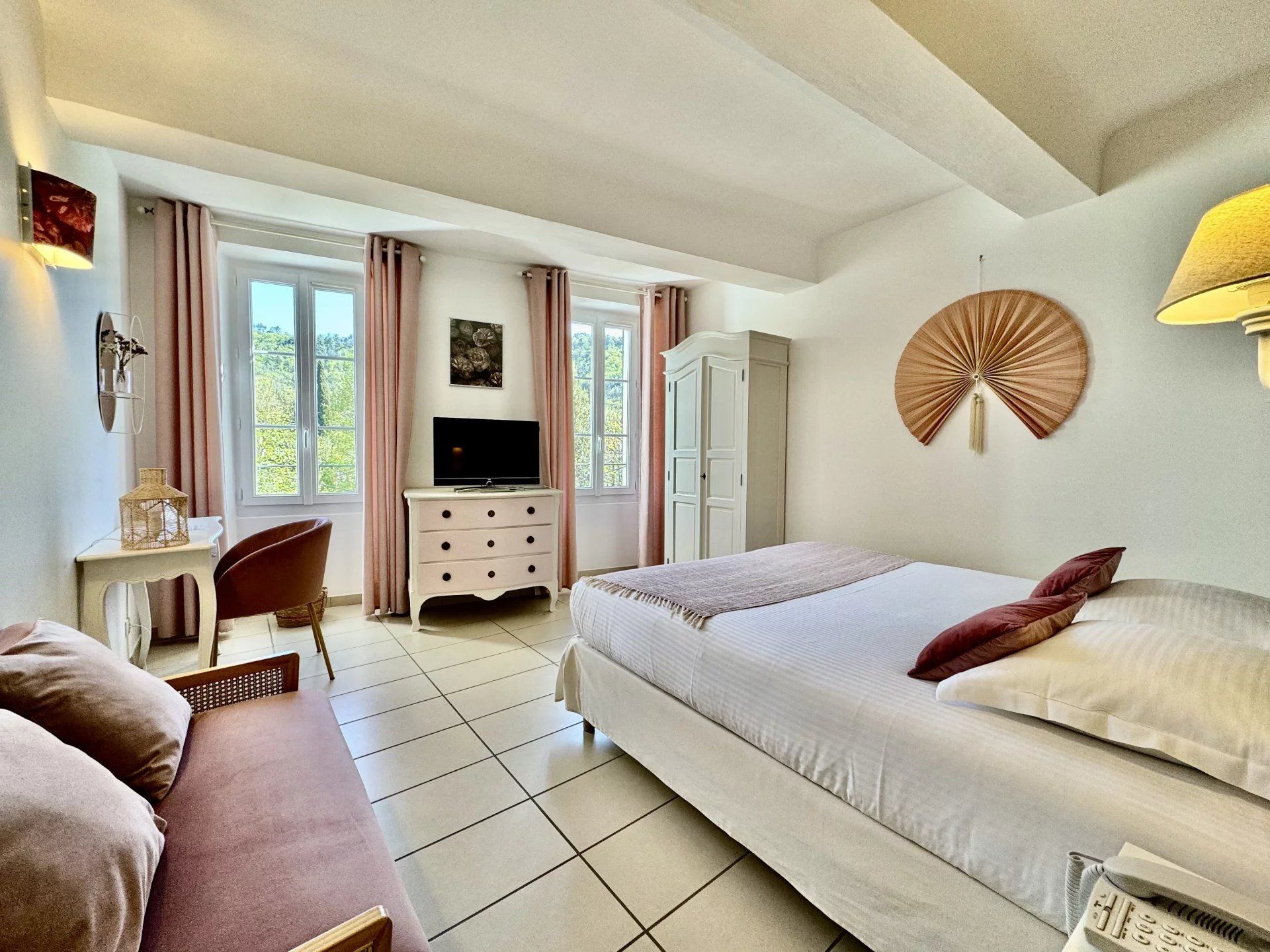 commercial local for sale on COLLOBRIERES (83610)