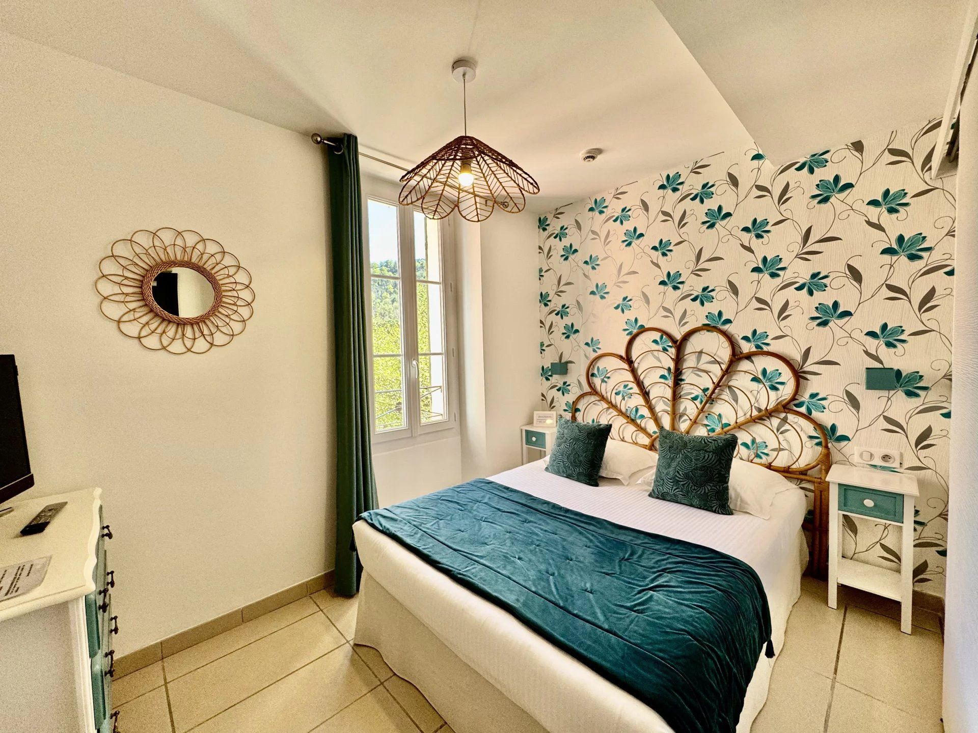 commercial local for sale on COLLOBRIERES (83610)