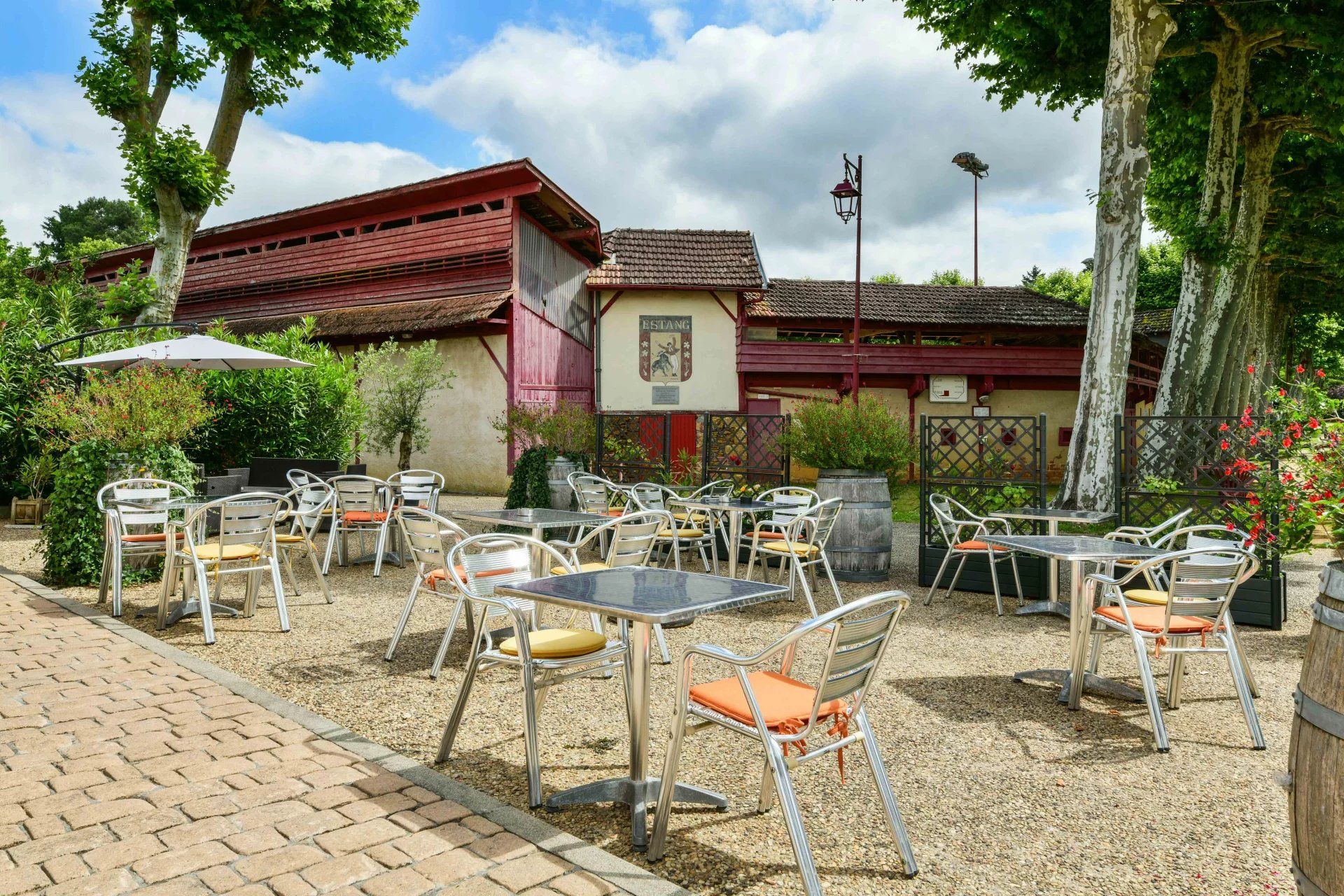 commercial local for sale on ESTANG (32240)