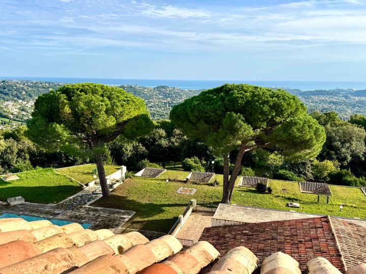 FRANCE - Off market - Complete rehabilitation