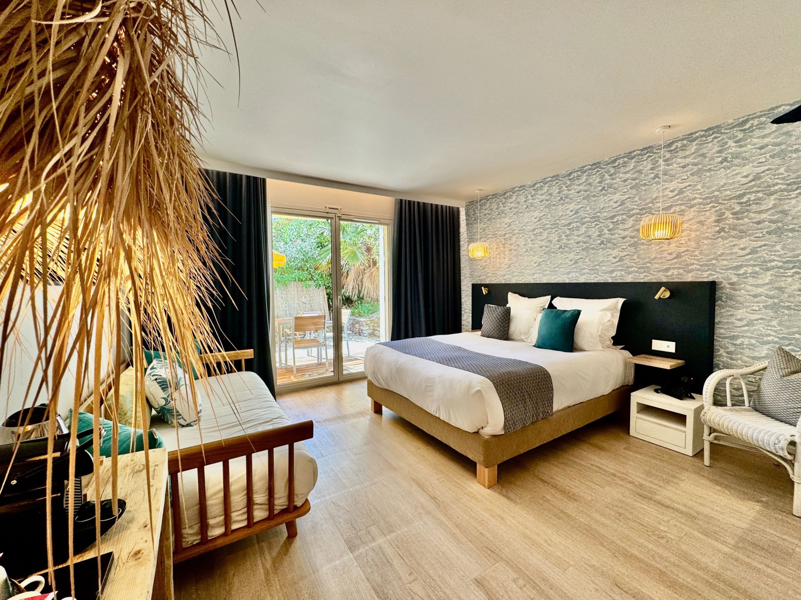 commerce en vente sur LE LAVANDOU (83980)