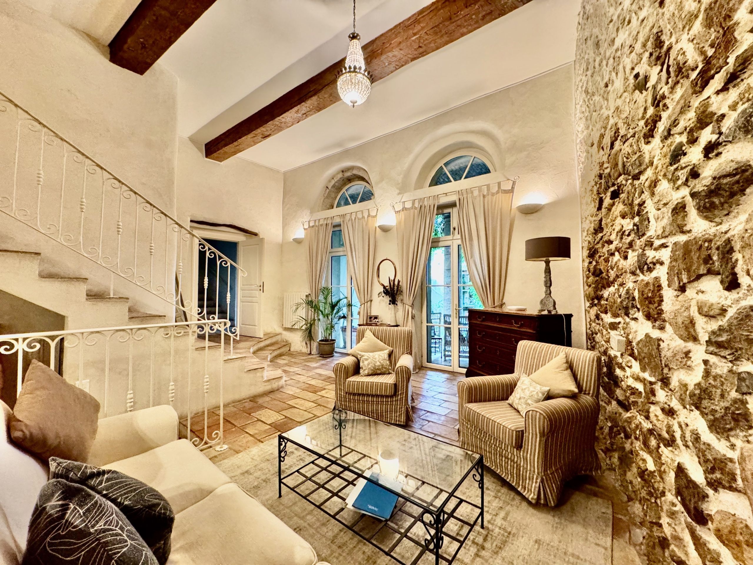 commercial local for sale on ROUJAN (34320)