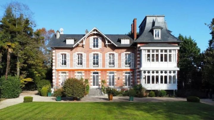 Hotel ***** & gourmet restaurant* Michelin