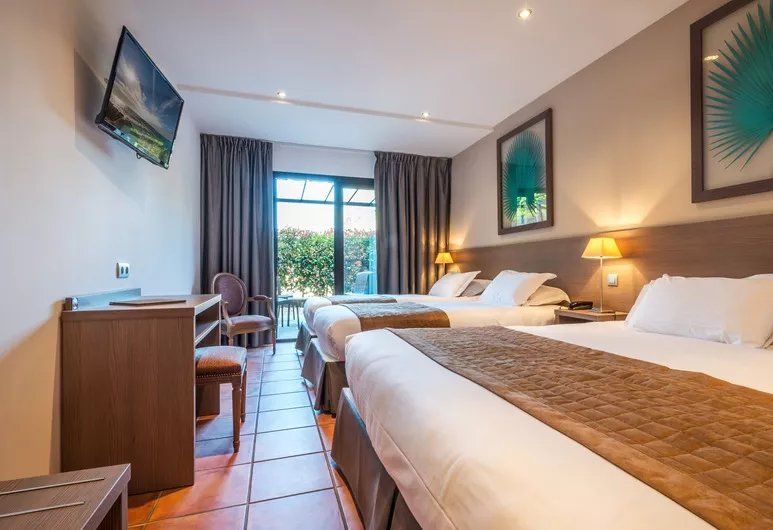 commerce 45 Pièces en vente sur PORTO VECCHIO (20137)