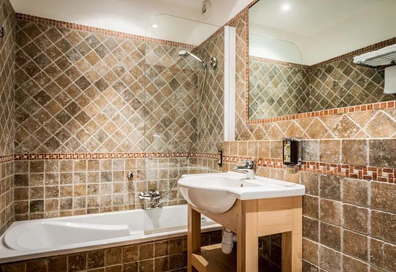 commerce 45 Pièces en vente sur PORTO VECCHIO (20137)