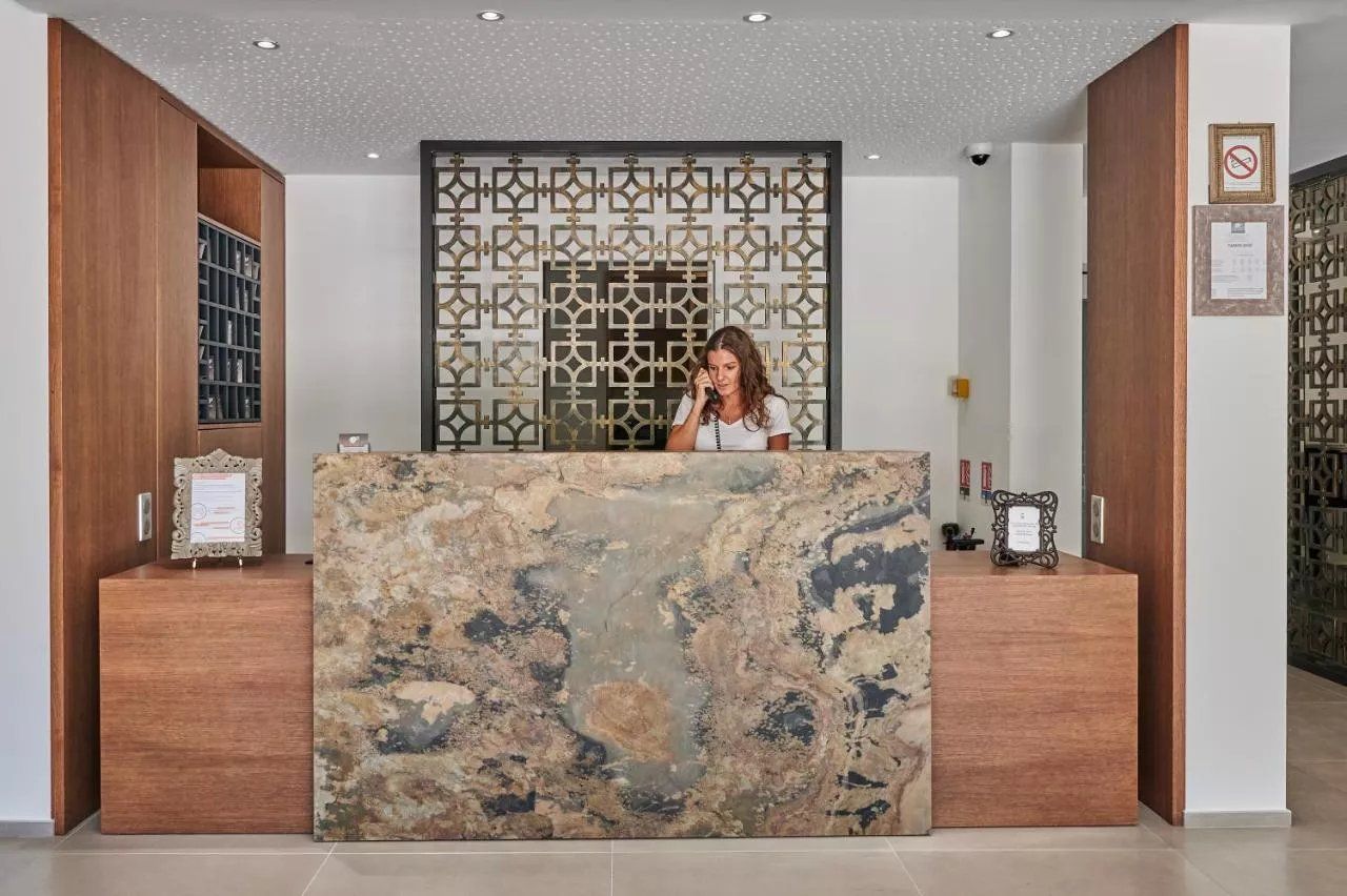 local comercial 45 Habitaciones en venta en PORTO VECCHIO (20137)