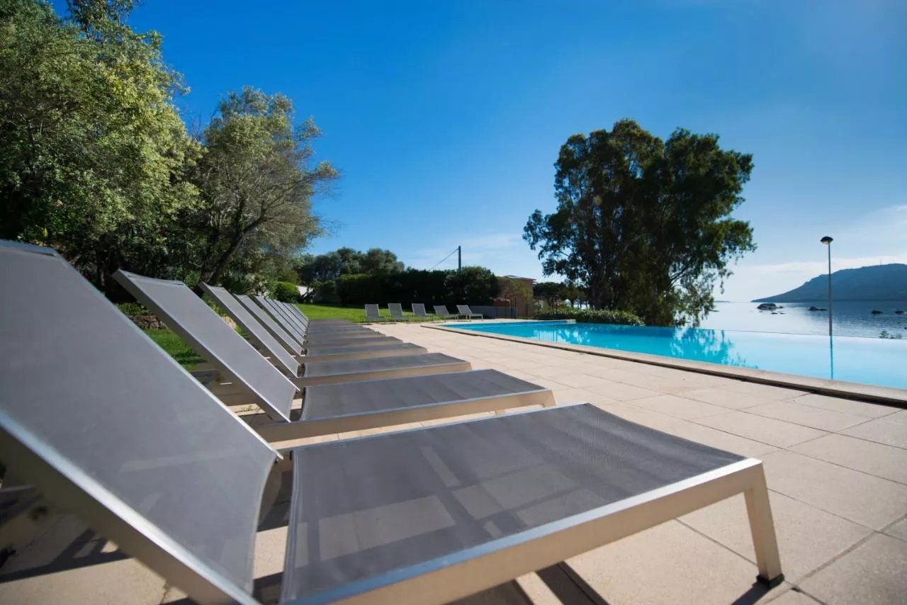 commerce 45 Pièces en vente sur PORTO VECCHIO (20137)