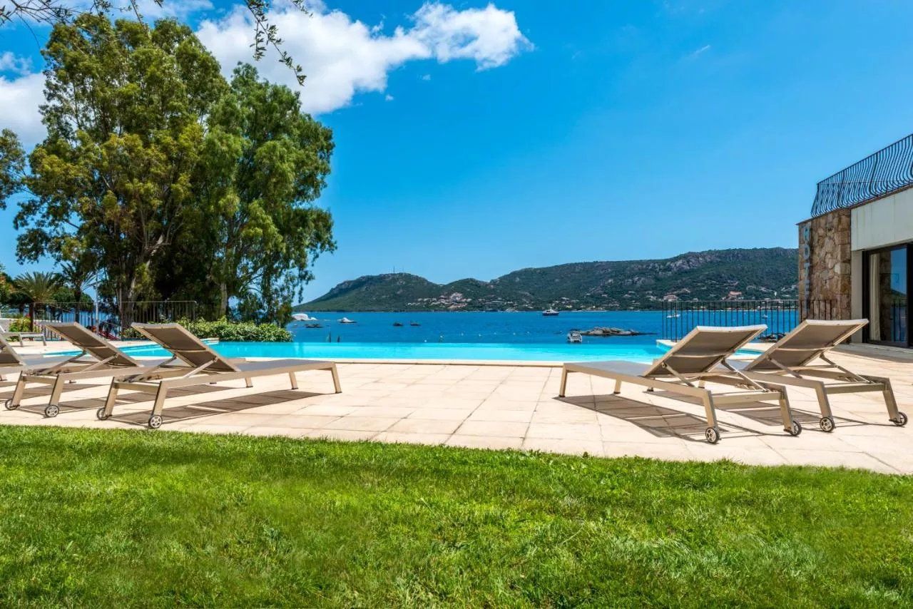 local comercial 45 Habitaciones en venta en PORTO VECCHIO (20137)