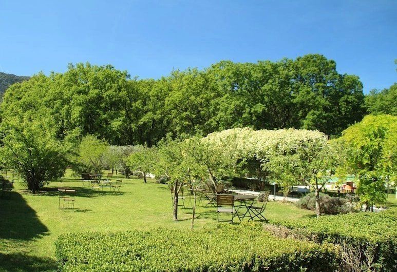 local comercial 17 Habitaciones en venta en MAUBEC (84660)